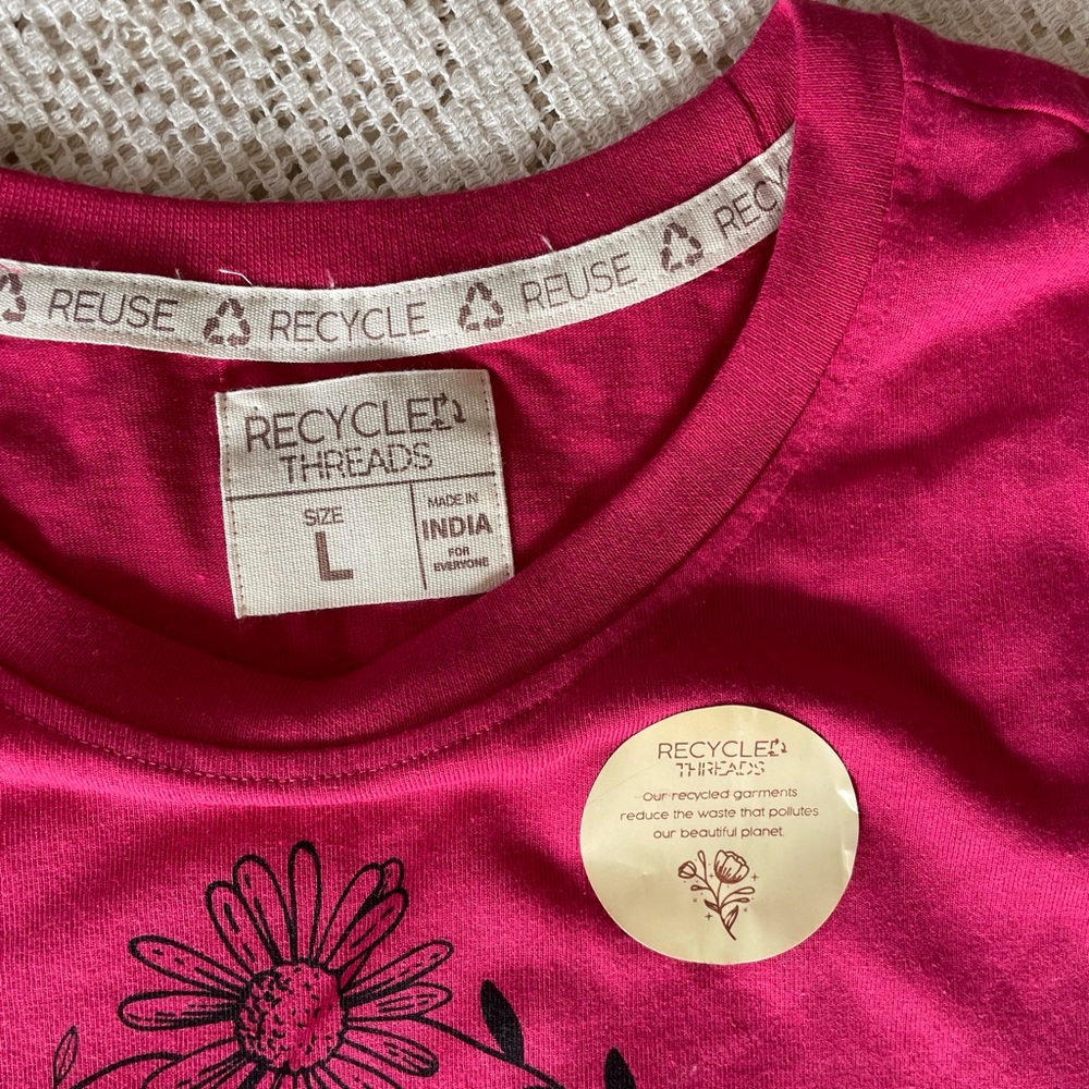 libra tee - Picture 3 of 6